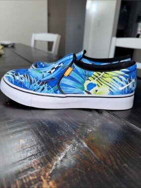 Nike Blue & Green Slip-On Tropical Print Loafers